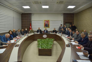 Vali Karadeniz Başkanlığında İlimizden Deprem Bölgesine Gidecek Yardımlar ve Ekiplere İlişkin Toplantı Yapıldı