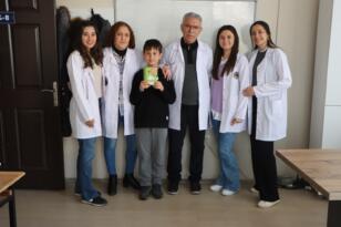 Kula Belediyesi Etüt Merkezi deneme sınavında başarıyı yakalayan öğrencileri ödüllendirildi