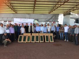 Manisa kışında üretiyor projesi kapsamında sebze fidesi dağıtımı yapıldı