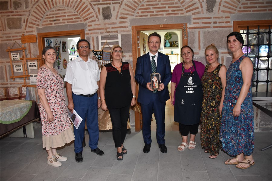 Vali Ünlü, Esnafı Ziyaret Etti, Tarihi Kurşunlu Hanı Gezdi