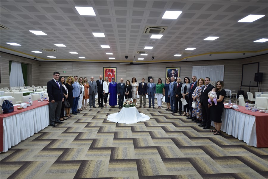 Vali Karadeniz Onuruna Veda Yemeği Verildi