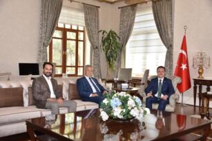 22. Dönem TBMM Başkanı Bülent Arınç ve Manisa Milletvekili Ahmet Mücahit Arınç’tan Vali Enver Ünlü’ye Ziyaret