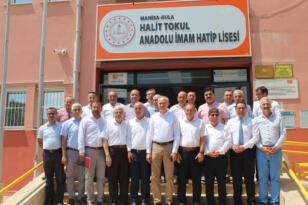 İl Milli Eğitim Müdürü Mustafa Dikici ve 17 İlçe Milli Eğitim Müdürü Kula’da Değerlendirme Toplantısı Yaptı