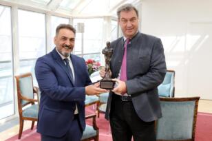 Türk Alman Dostluk Federasyonu’ndan Bavyera Başbakanına Onur Ödülü