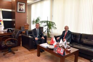Manisa Valisi Enver Ünlü’den Ticaret Odasına ziyaret