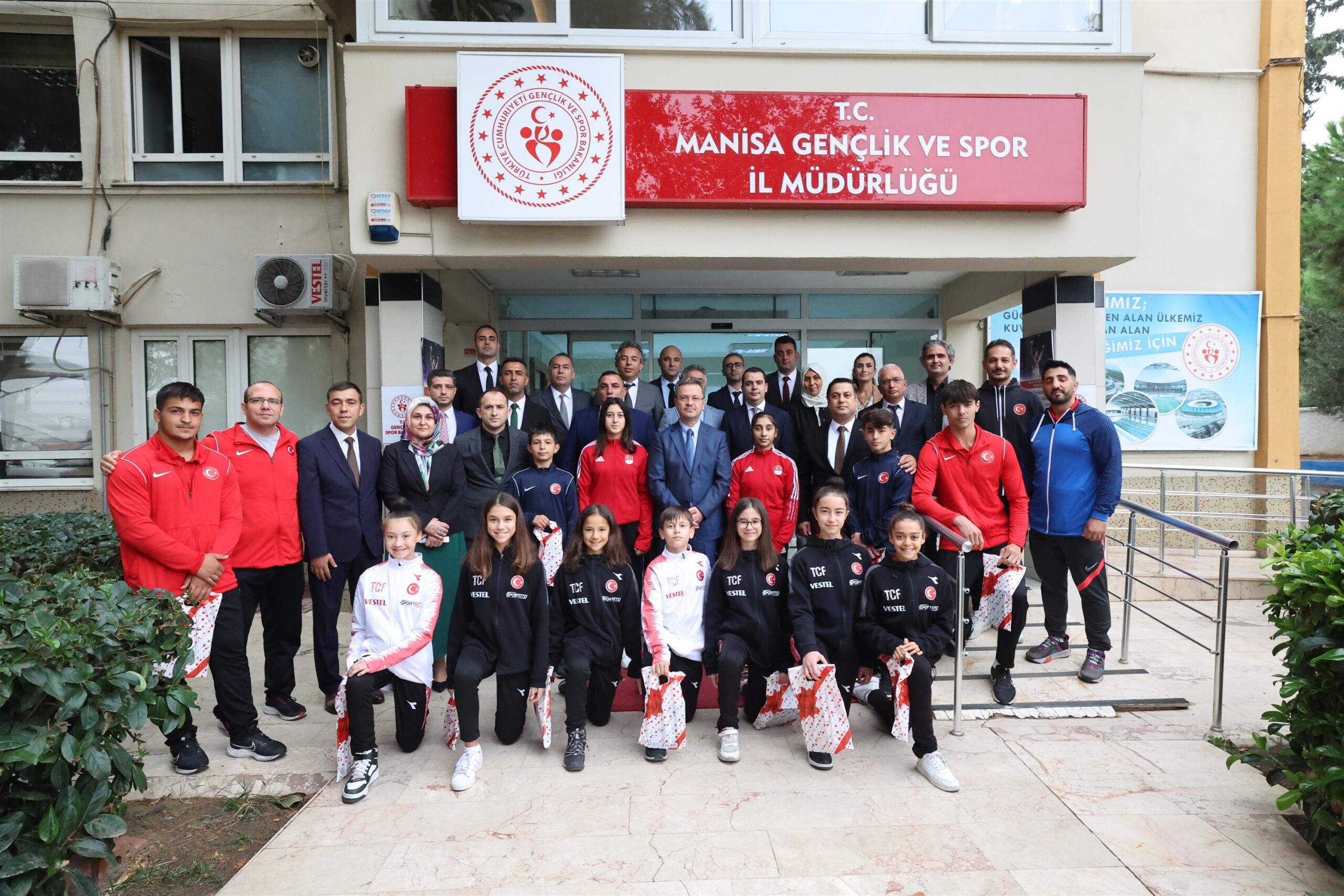 Vali Enver Ünlü, Gençlik ve Spor İl Müdürlüğünü Ziyaret Etti