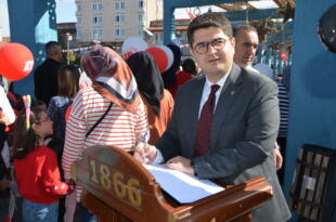 KAYMAKAM ÖZDEMİR KULALILARI CUMHURİYET BAYRAMI NI KUTLAMALAMAYA DAVET ETTİ