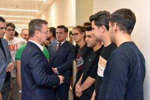 Vali Ünlü, KYK’da Öğrencilerle Buluştu