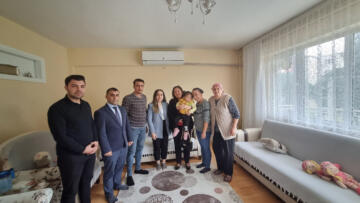 Valimiz Enver Ünlü’nün Eşi Sema Ünlü’den Koruyucu Aileye Ziyaret