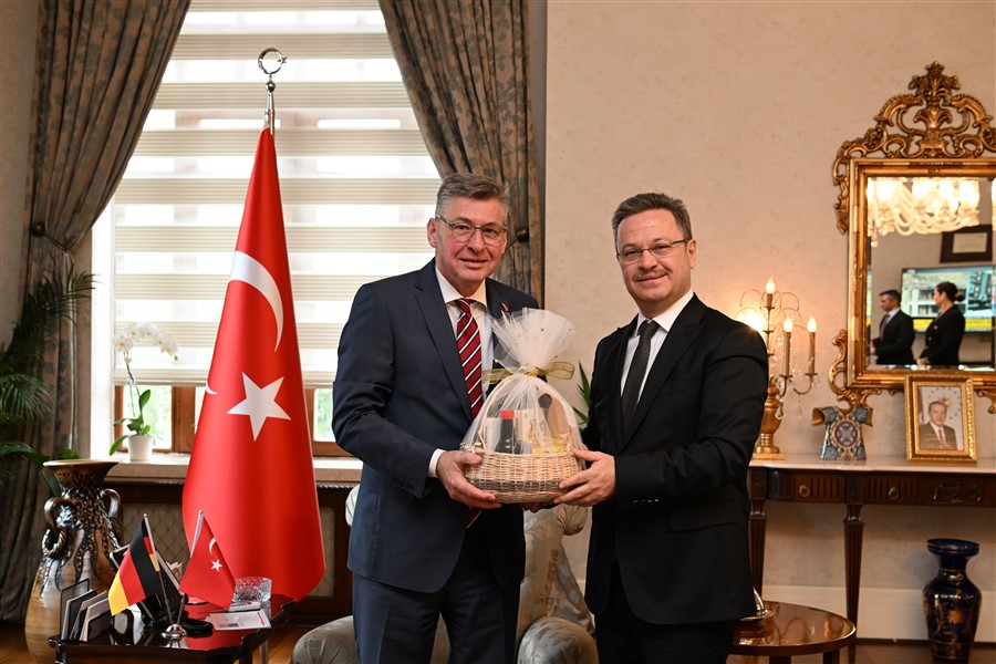 Almanya İzmir Başkonsolosu Schröer’den, Vali Ünlü’ye ziyaret