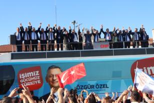 Özel Kula’da Halk Buluşmasına Katıldı