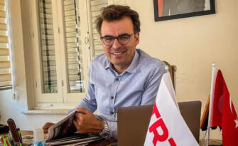 TRT Lefkoşa temsilcisi Sefa Karahasan KKTC’de ‘sahte diploma’dan tutuklandı