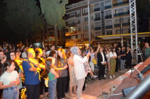 BAŞKAN SEMRA GÜNDÜZ, KONSER ALANINDA HALKIN ARASINDA