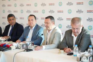 BAŞKAN DUTLULU BASIN MENSUPLARIYLA AKHİSAR’DA BİR ARAYA GELDİ