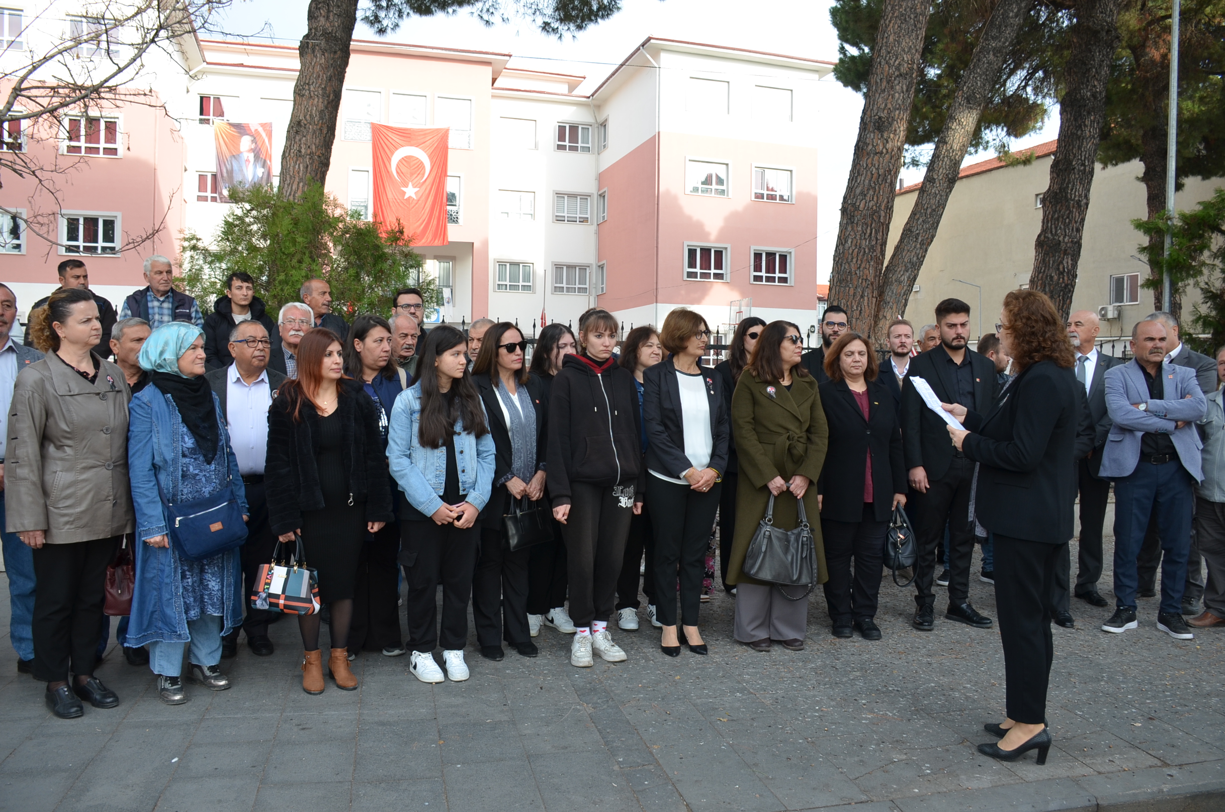 ÇINAR “10 KASIM’I TATİLLE GÖLGELEYEMEZSİNİZ!”