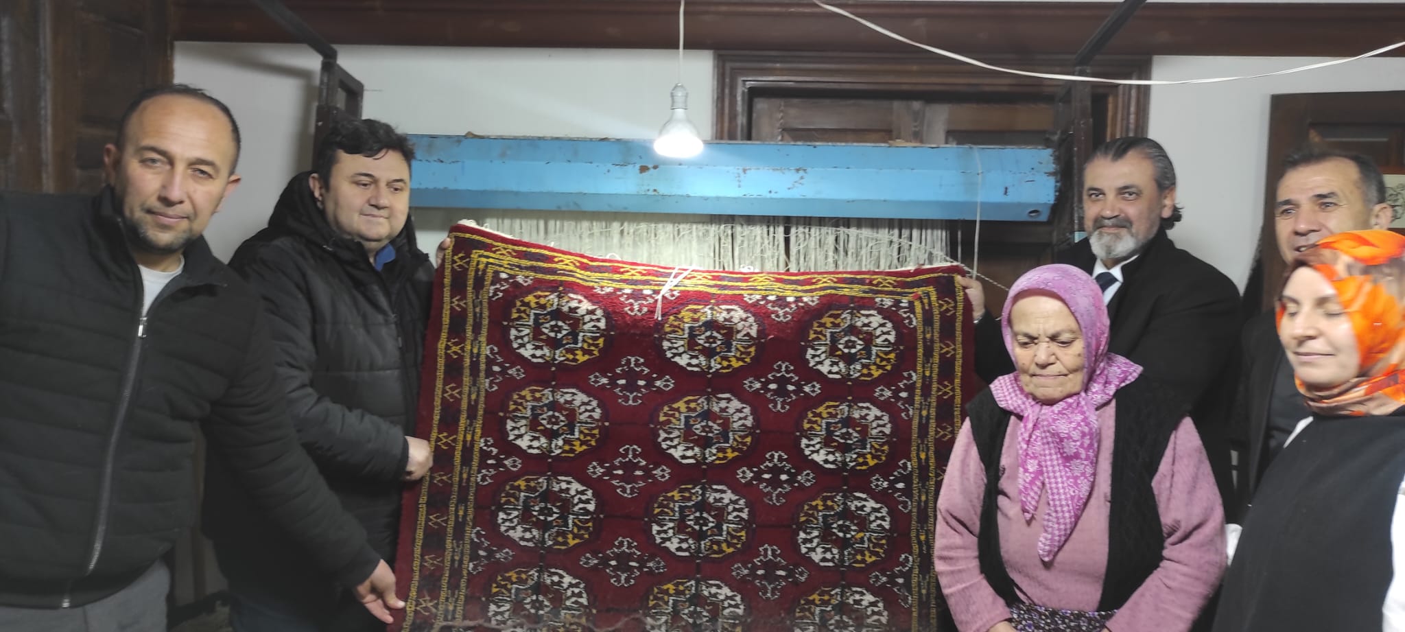 KADINLARIN ELİNDE YENİDEN HAYAT BULUYOR