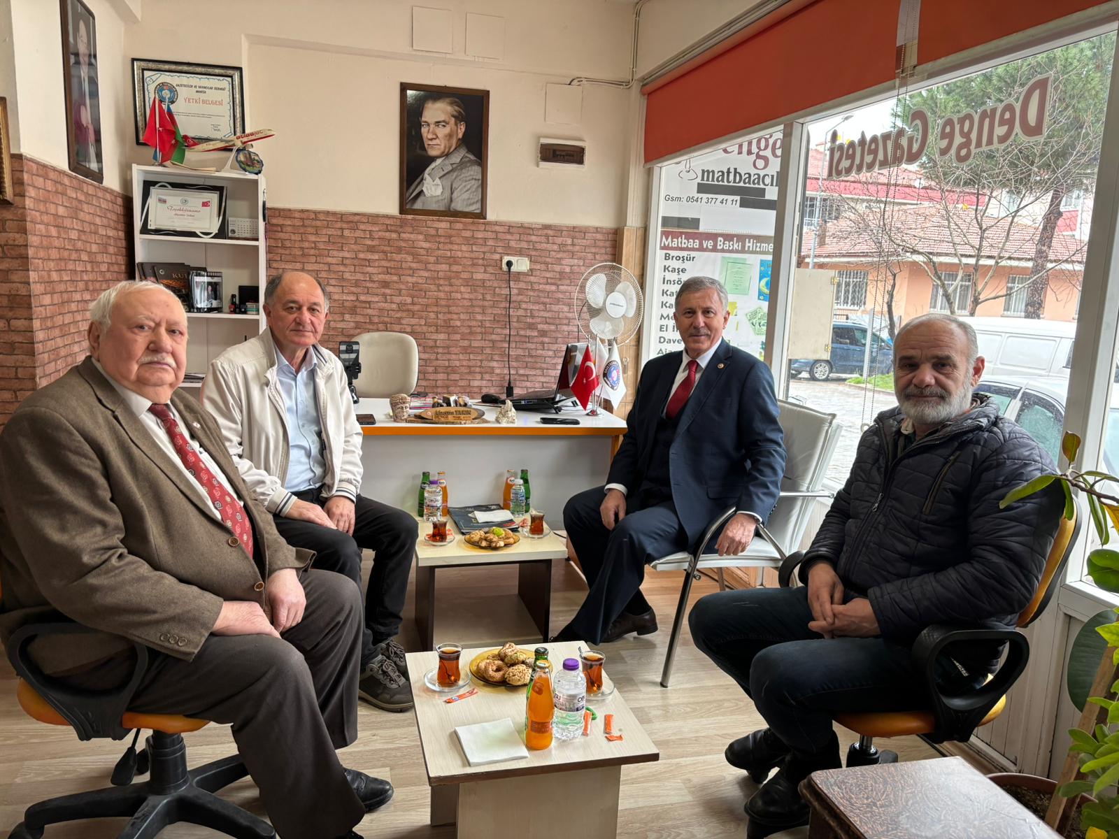 SELÇUK ÖZDAĞ’DAN KULA’DA ANLAMLI BASIN ZİYARETİ