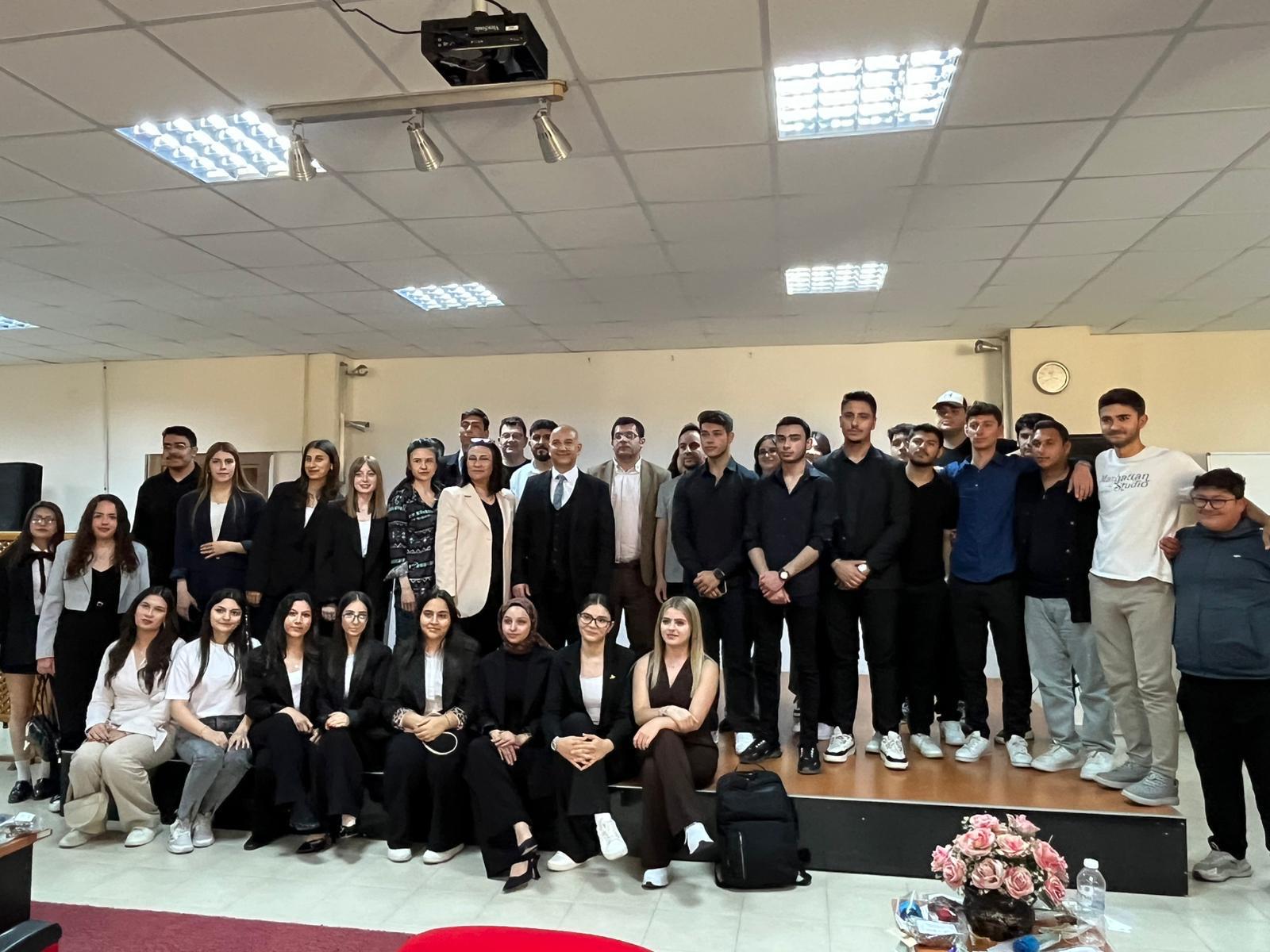 KULA MESLEK YÜKSEK OKULUNDA 25 PROJE YARİŞTI